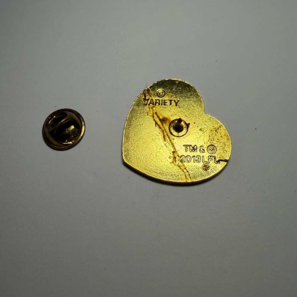 Star Wars Darth Vader Heart Enamel Pin Variety Gold Tone Lucasfilm 2013 LFL - Picture 6 of 7